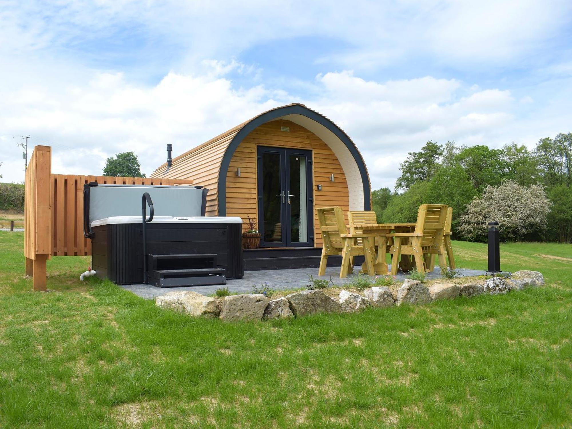 Efyrnwy Pod Vip Villa Llanfyllin Exterior photo